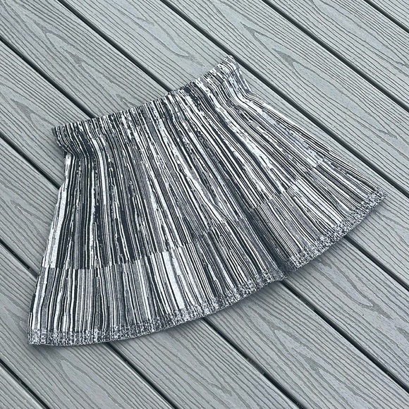 Candie's Dresses & Skirts - ❄️ Knit Vertical Striped Mini Skirt